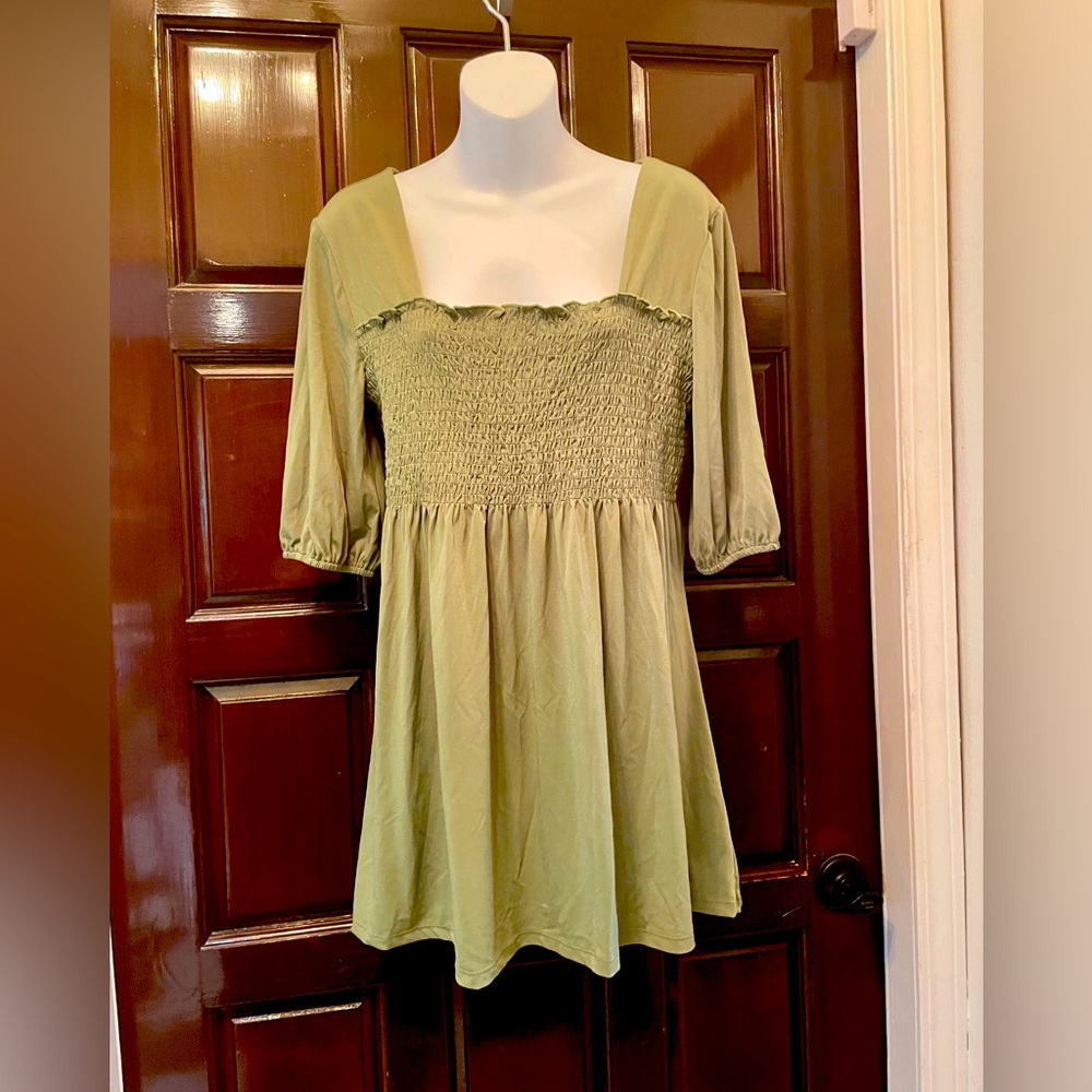 Avocado Green Bisou Bisou Top  Size XL Darker than the pics!